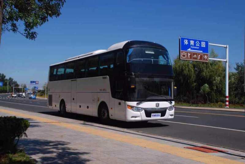 豪华大巴